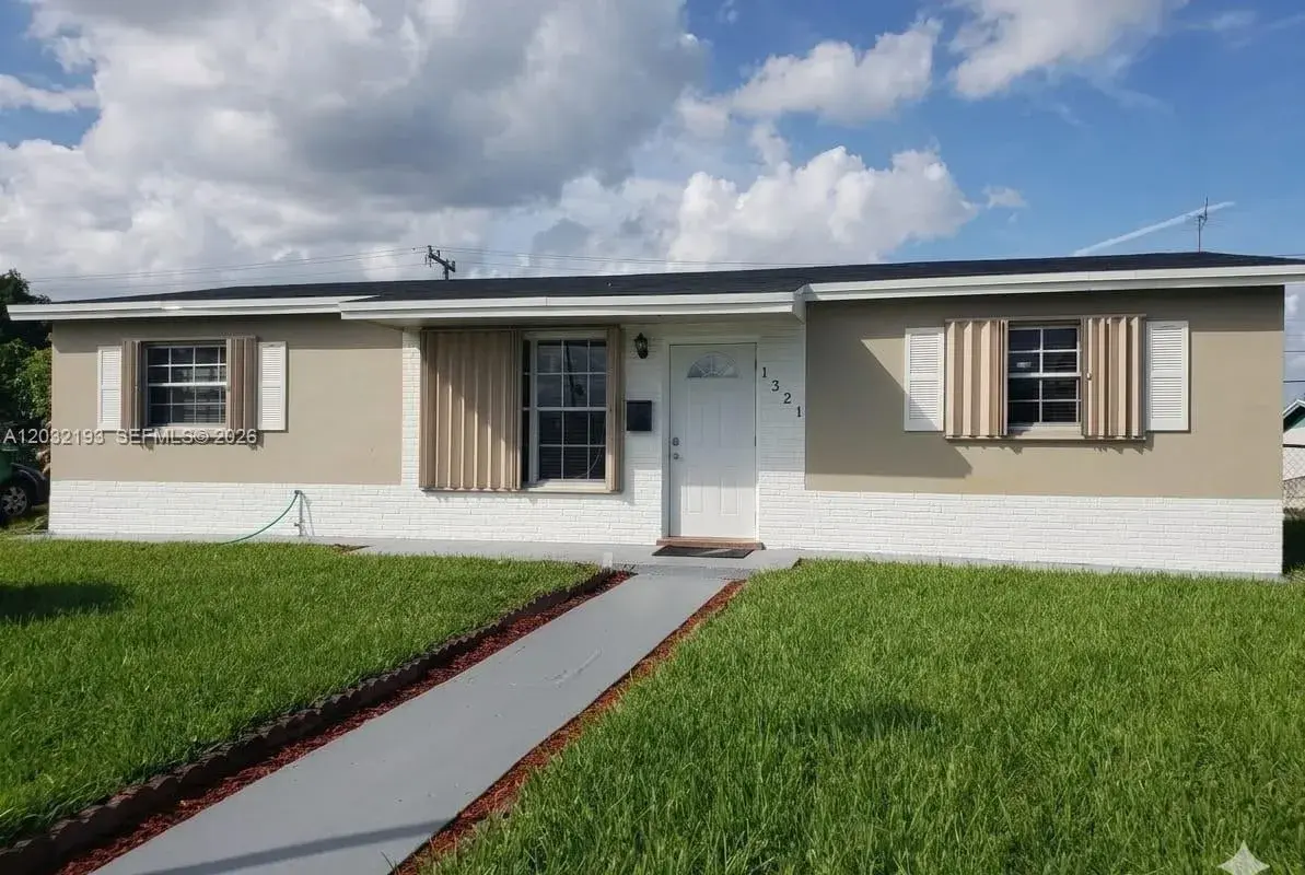 1321 NW 199th St, Miami Gardens FL 33169