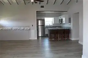 4035 E 2nd Ave, Hialeah FL 33013 photo 2
