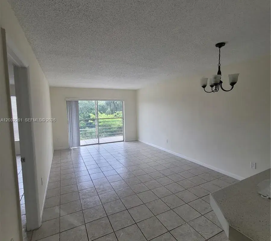 2800 NW 56th Ave # E401, Lauderhill FL 33313