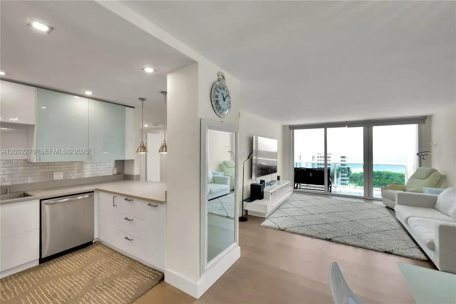 100 Bayview Dr # 1008, Sunny Isles Beach FL 33160