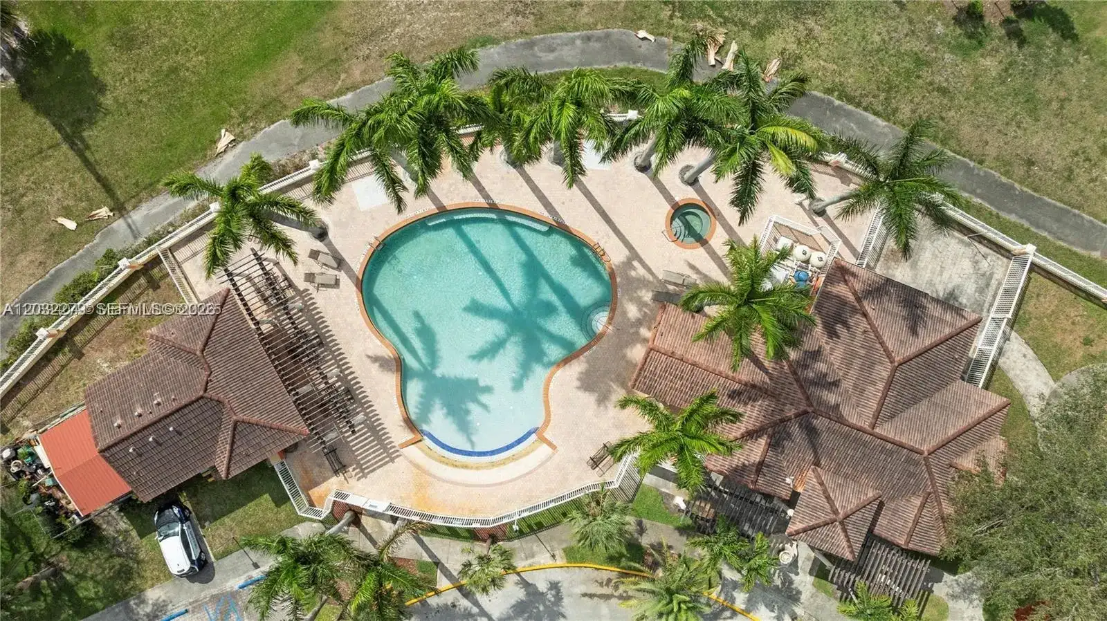 17866 NW 74th Ct, Hialeah FL 33015 photo 4