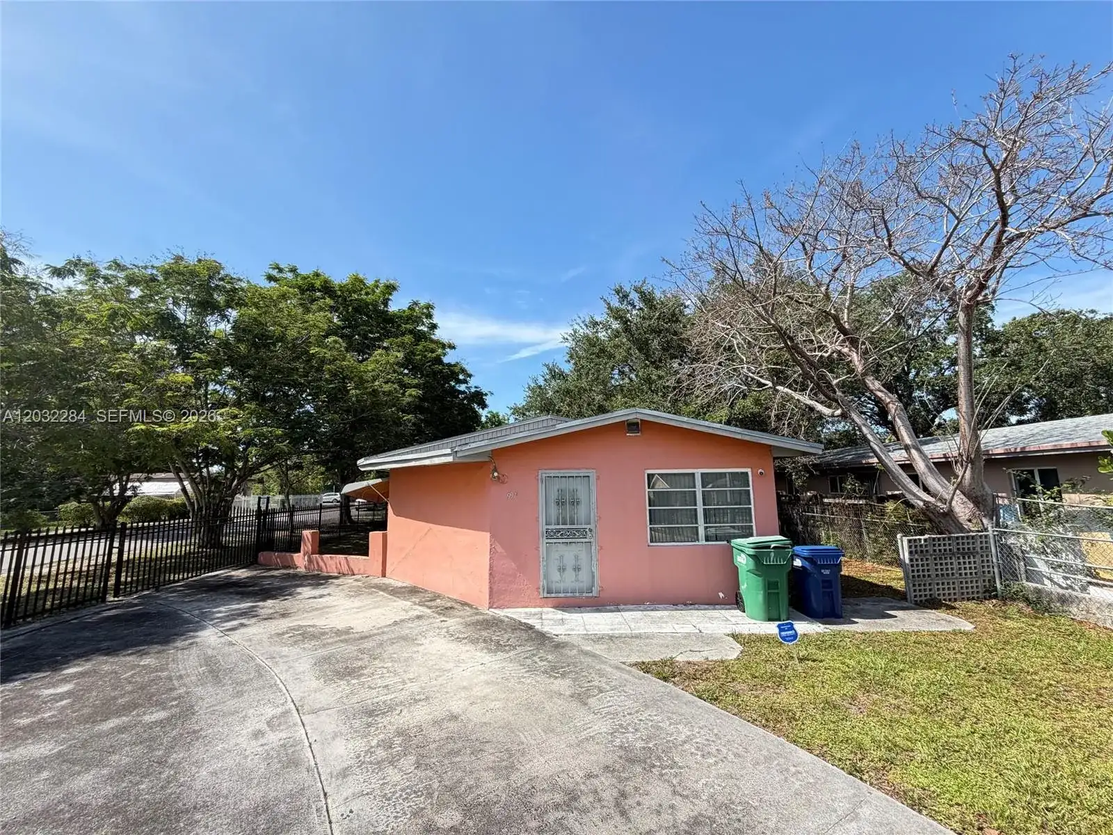 997 NW 116th St, Miami FL 33168 photo 2