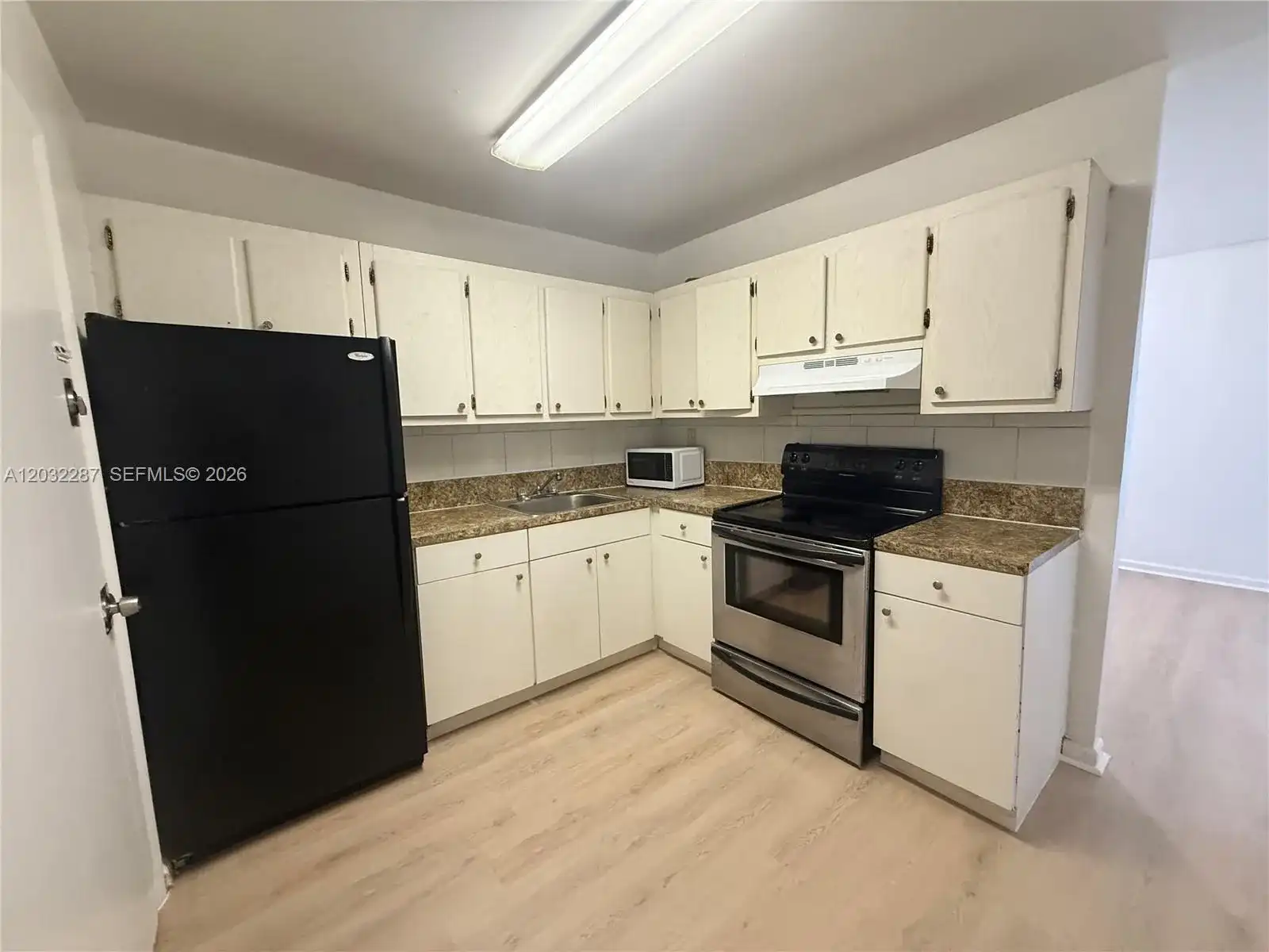 12215 W Dixie Hwy # 306, North Miami FL 33161