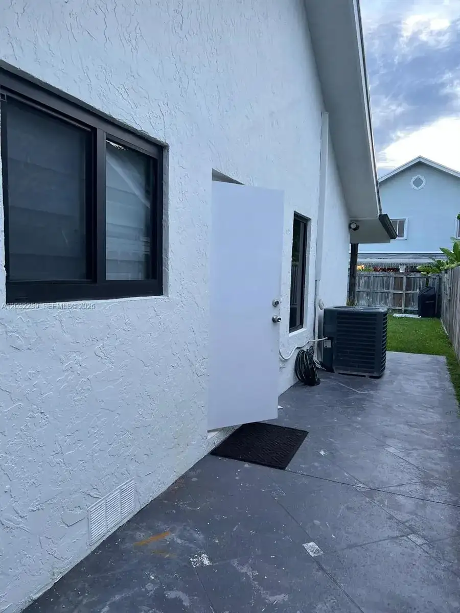 10822 SW 142nd Ct, Miami FL 33186 photo 2