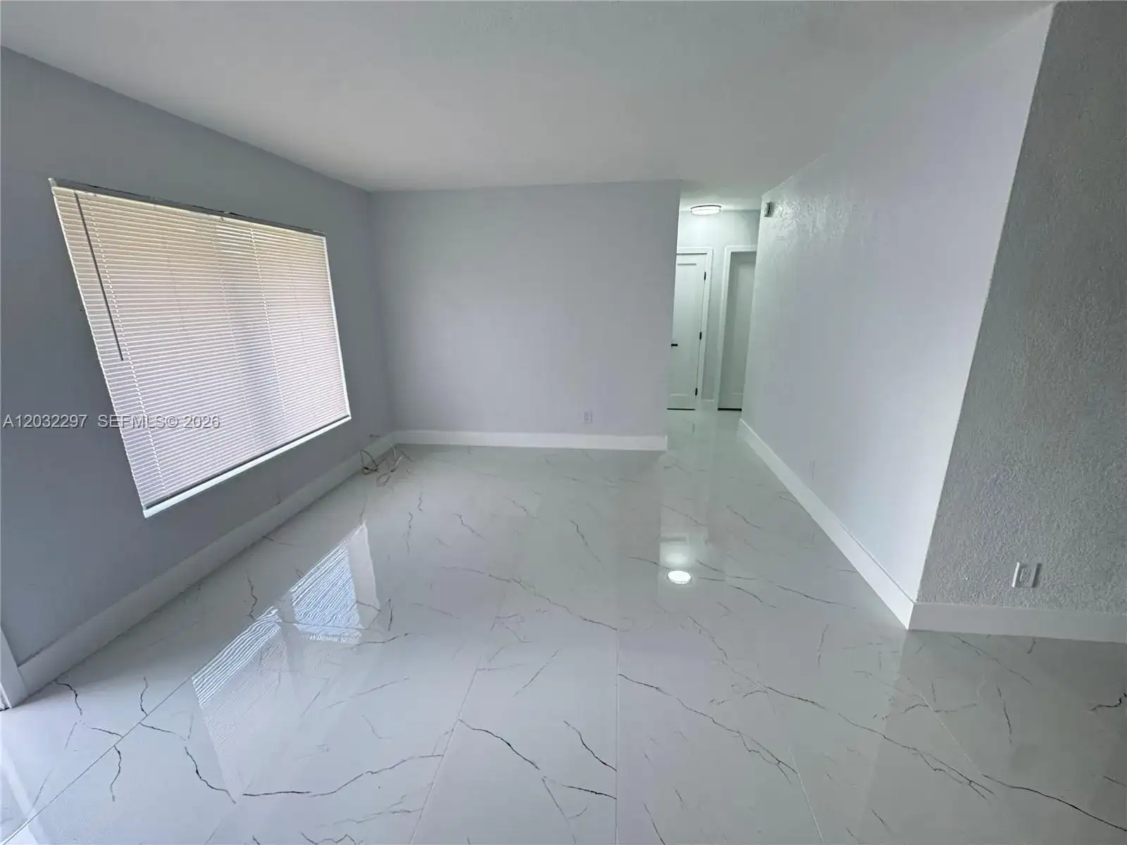 1096 NE 157th Ter, North Miami Beach FL 33162 photo 2