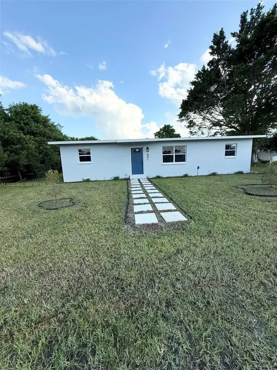 801 Broadhag Dr, Punta Gorda FL 33950