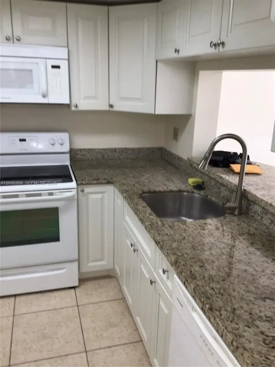10975 SW 107th St # 302, Miami FL 33176 photo 2