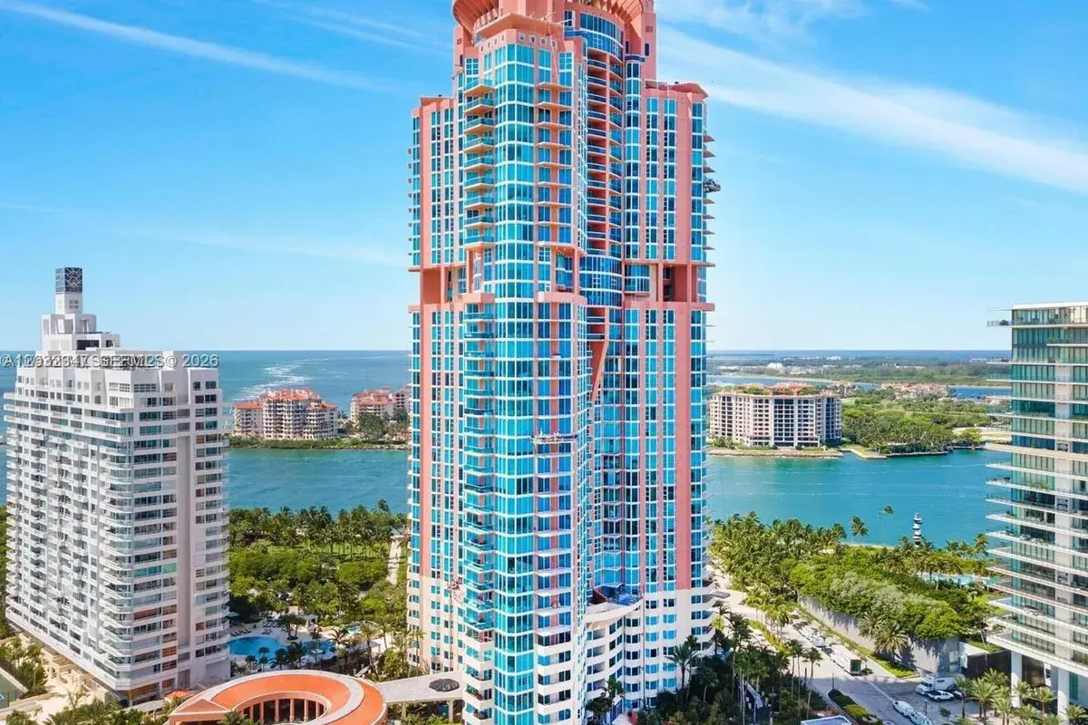 300 S Pointe Dr # 908, Miami Beach FL 33139