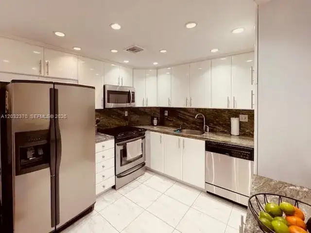 500 Bayview Dr # 1923, Sunny Isles Beach FL 33160 photo 2