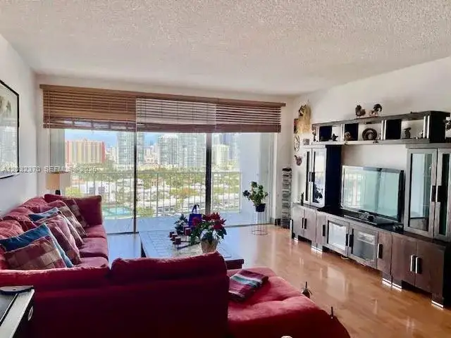 500 Bayview Dr # 1923, Sunny Isles Beach FL 33160 photo 3