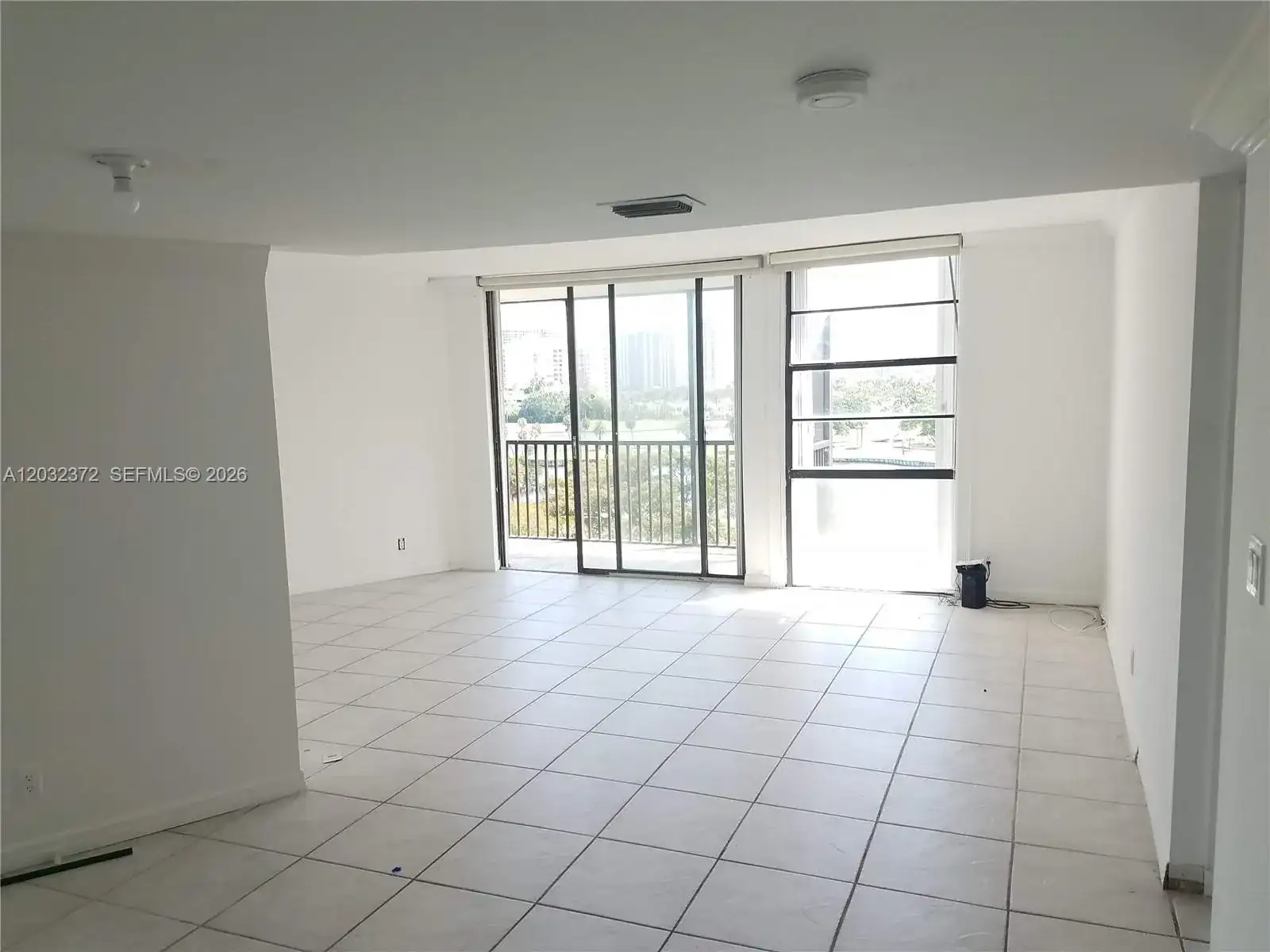 3475 N Country Club Dr # 805, Aventura FL 33180 photo 2