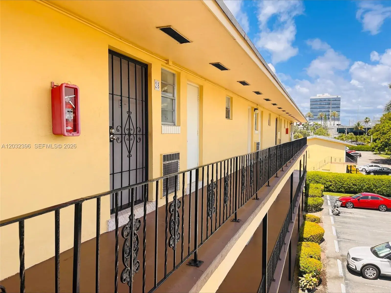 2880 NE 203rd St # 28B, Aventura FL 33180