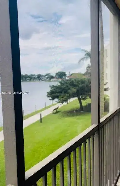 110 Lake Emerald # 203, Oakland Park FL 33309 photo 2