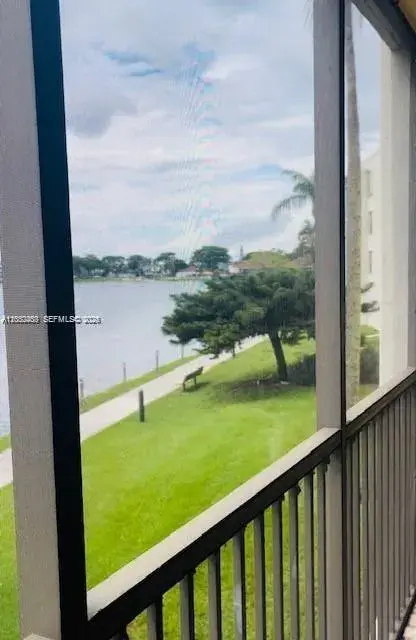 110 Lake Emerald # 203, Oakland Park FL 33309