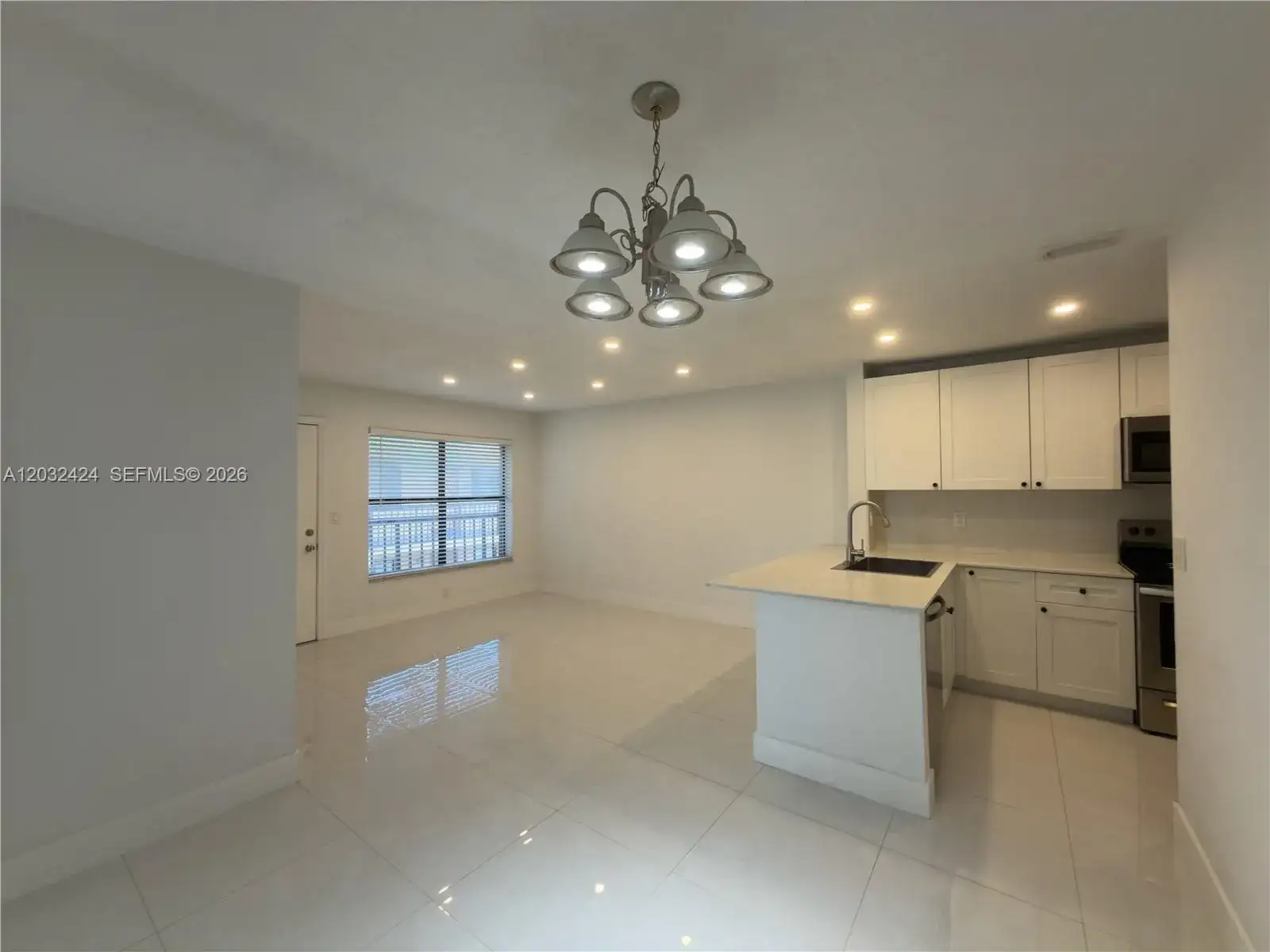 2500 W 67th Pl # 26, Hialeah FL 33016 photo 2