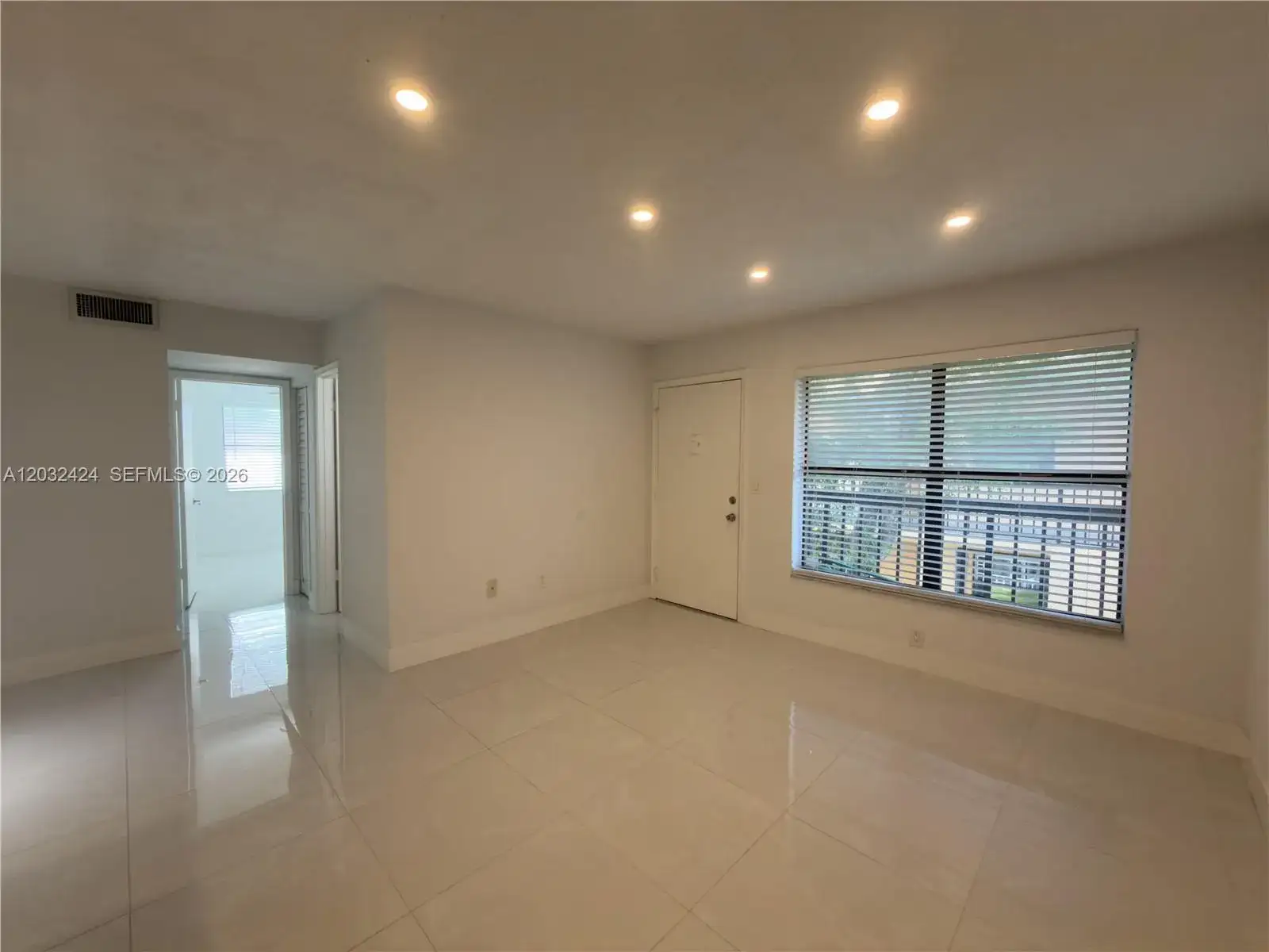 2500 W 67th Pl # 26, Hialeah FL 33016 photo 4