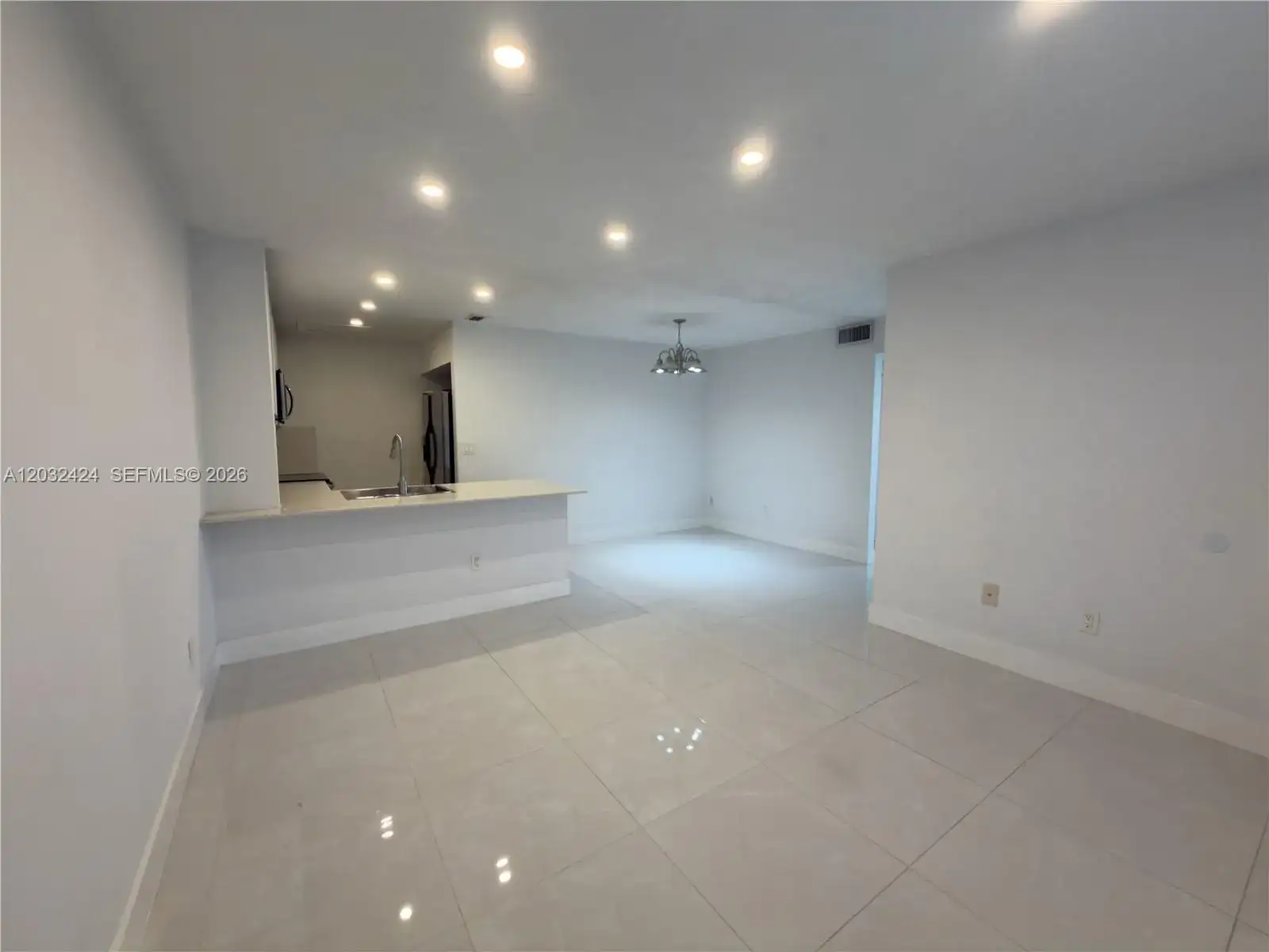 2500 W 67th Pl # 26, Hialeah FL 33016 photo 5