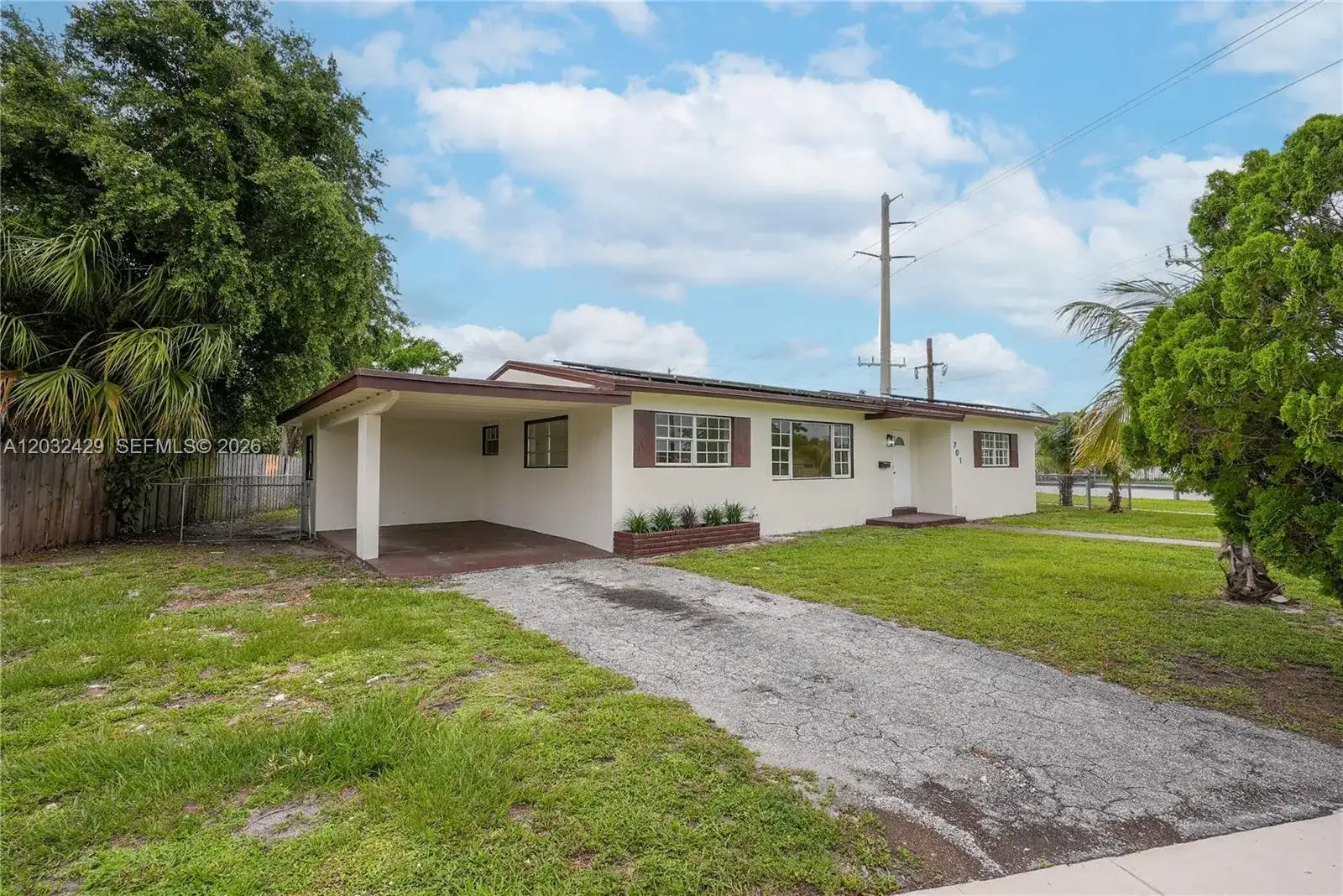 701 NW 176th Ter, Miami Gardens FL 33169 photo 3