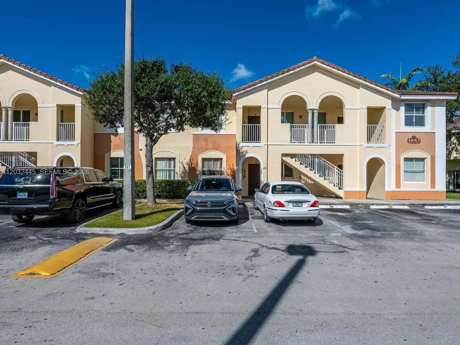 1663 SE 27th Dr # 108, Homestead FL 33035