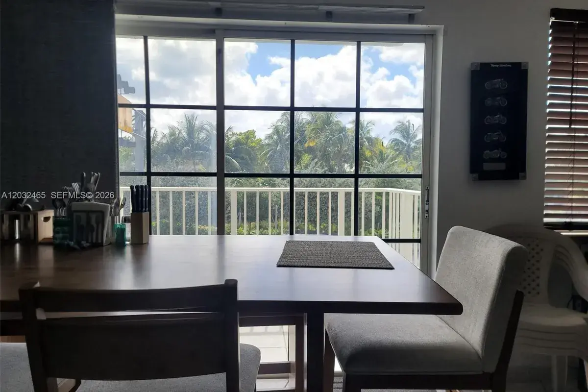 2600 Collins Ave # 201, Miami Beach FL 33140