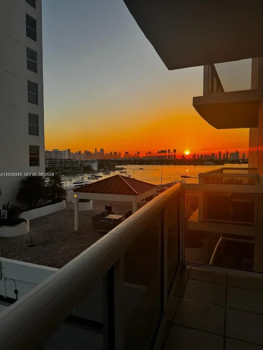 1900 Sunset Harbour Dr # 815, Miami Beach FL 33139