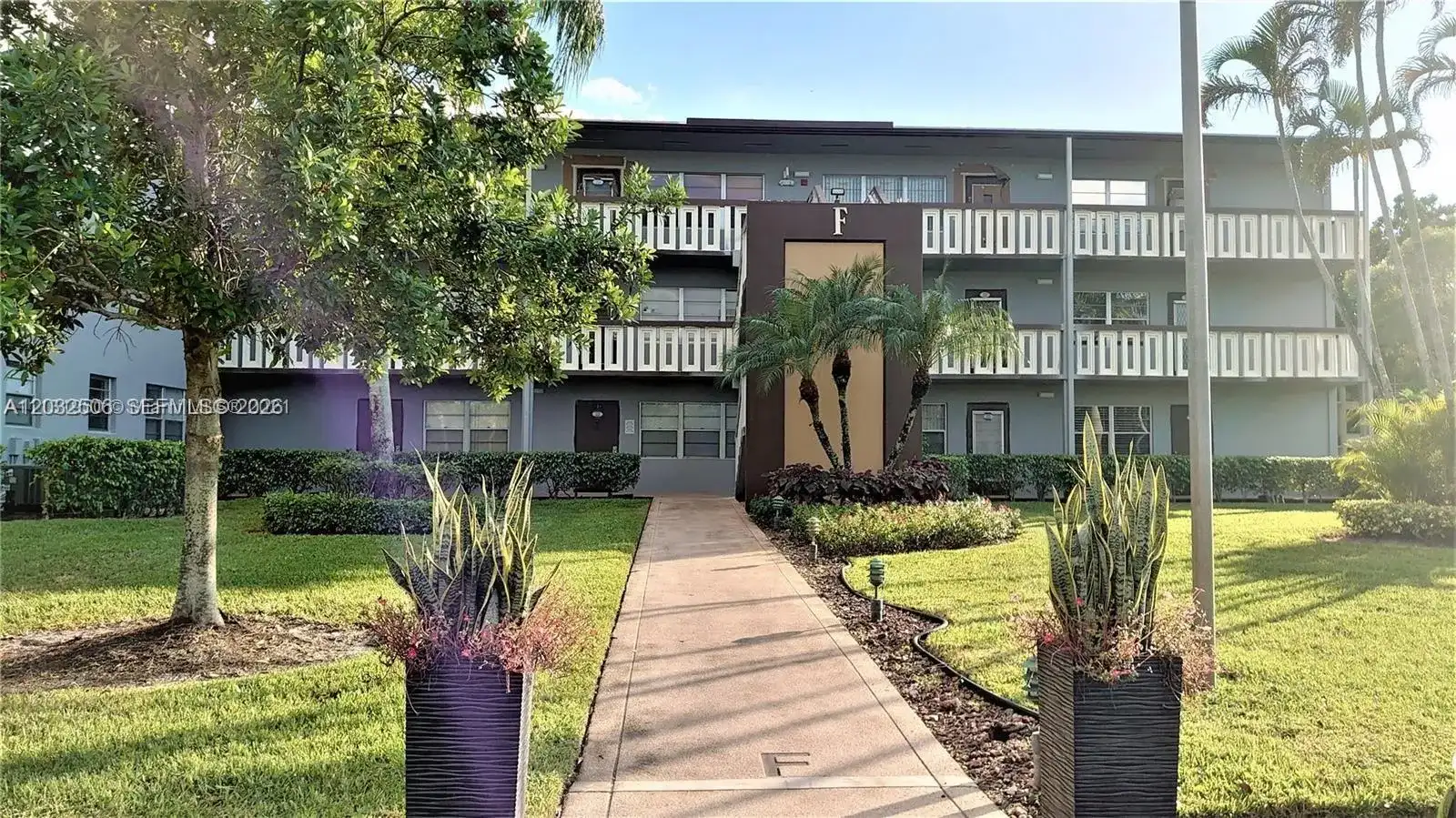 250 Suffolk F # 250, Boca Raton FL 33434