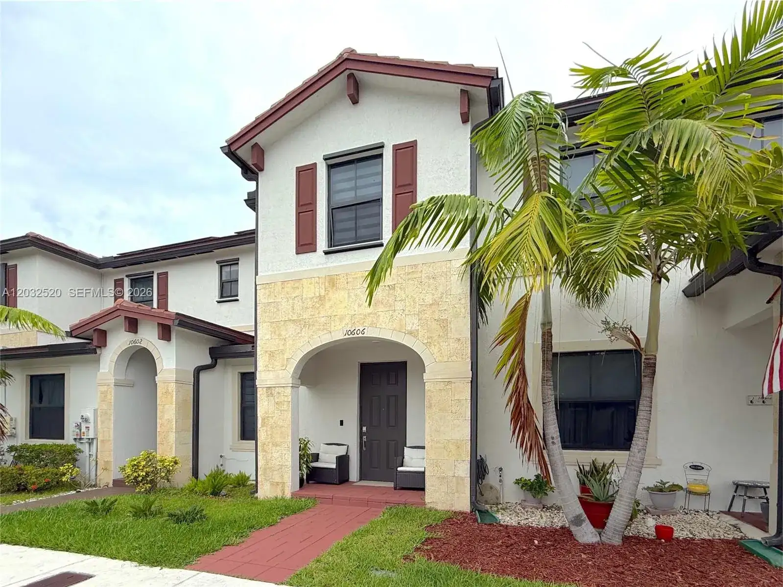 10606 W 32nd Ln, Hialeah FL 33018 photo 2