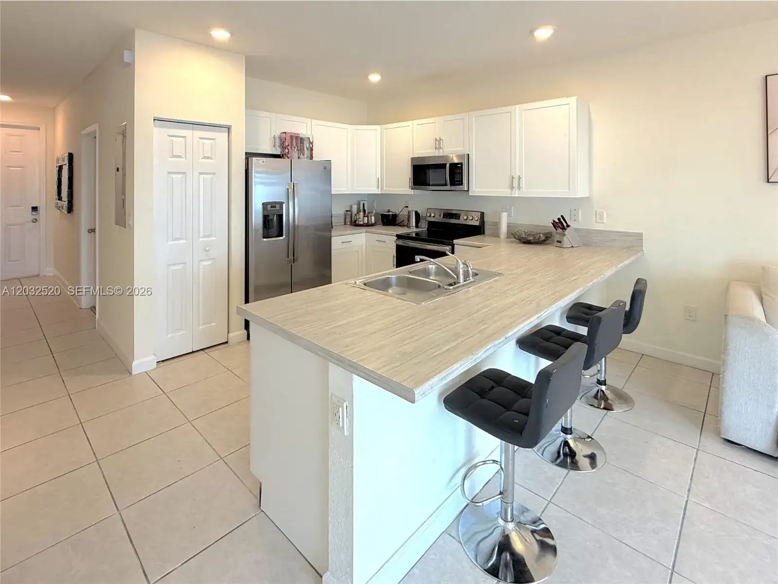 10606 W 32nd Ln, Hialeah FL 33018 photo 4