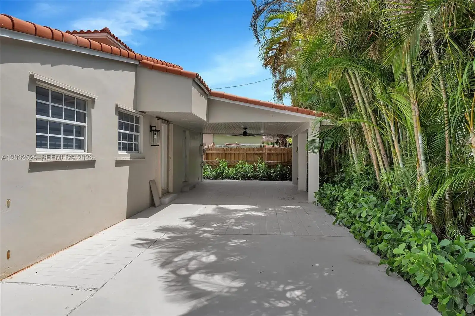 424 W 13th St, Hialeah FL 33010 photo 2