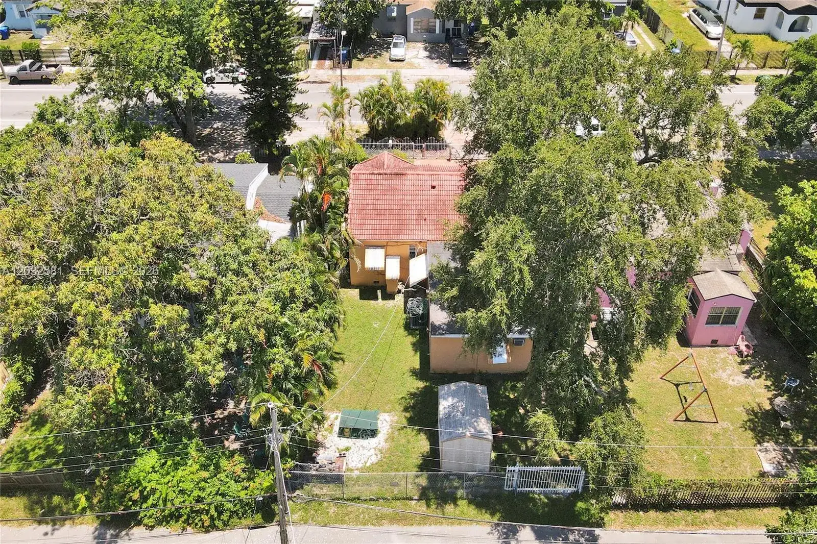 555 NW 46th St, Miami FL 33127 photo 2