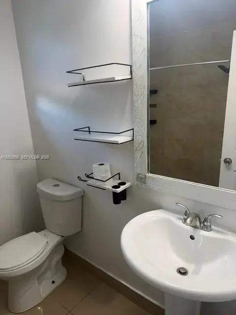1045 SW 4th St # 5, Miami FL 33130