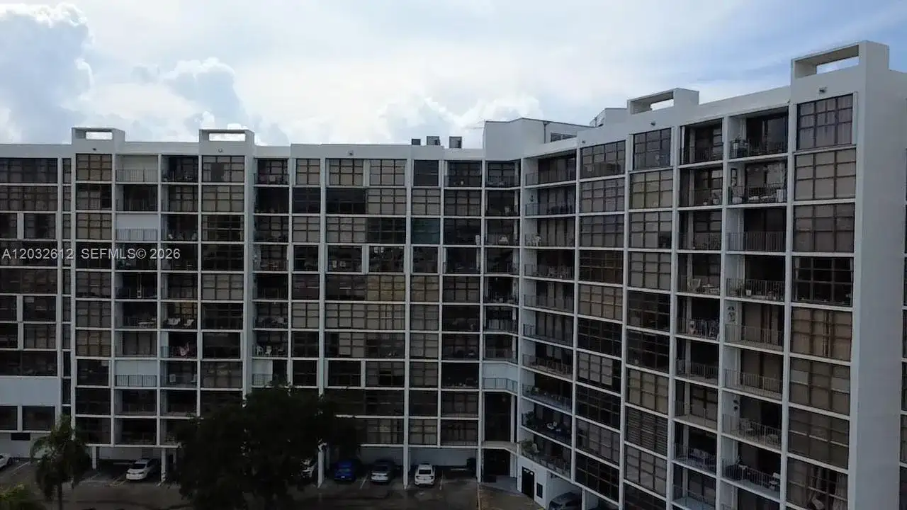 400 Leslie Dr # 1124, Hallandale Beach FL 33009 photo 3