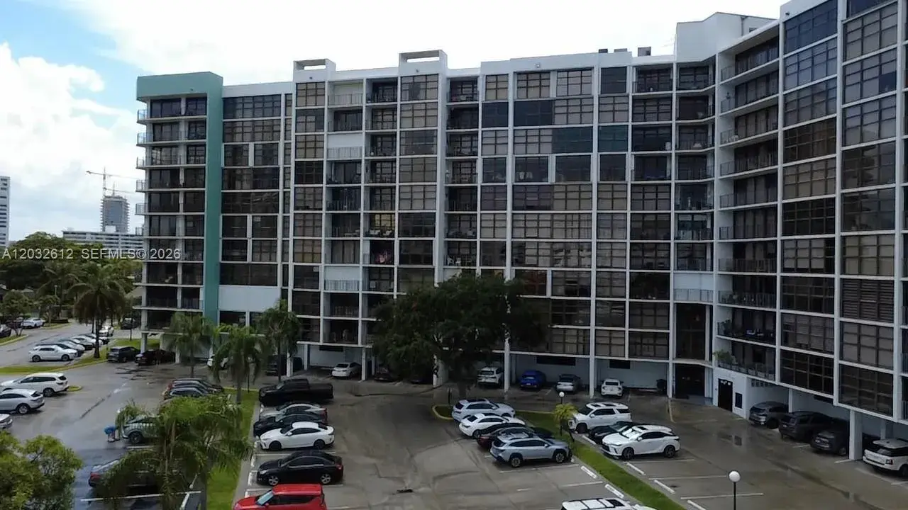 400 Leslie Dr # 1124, Hallandale Beach FL 33009