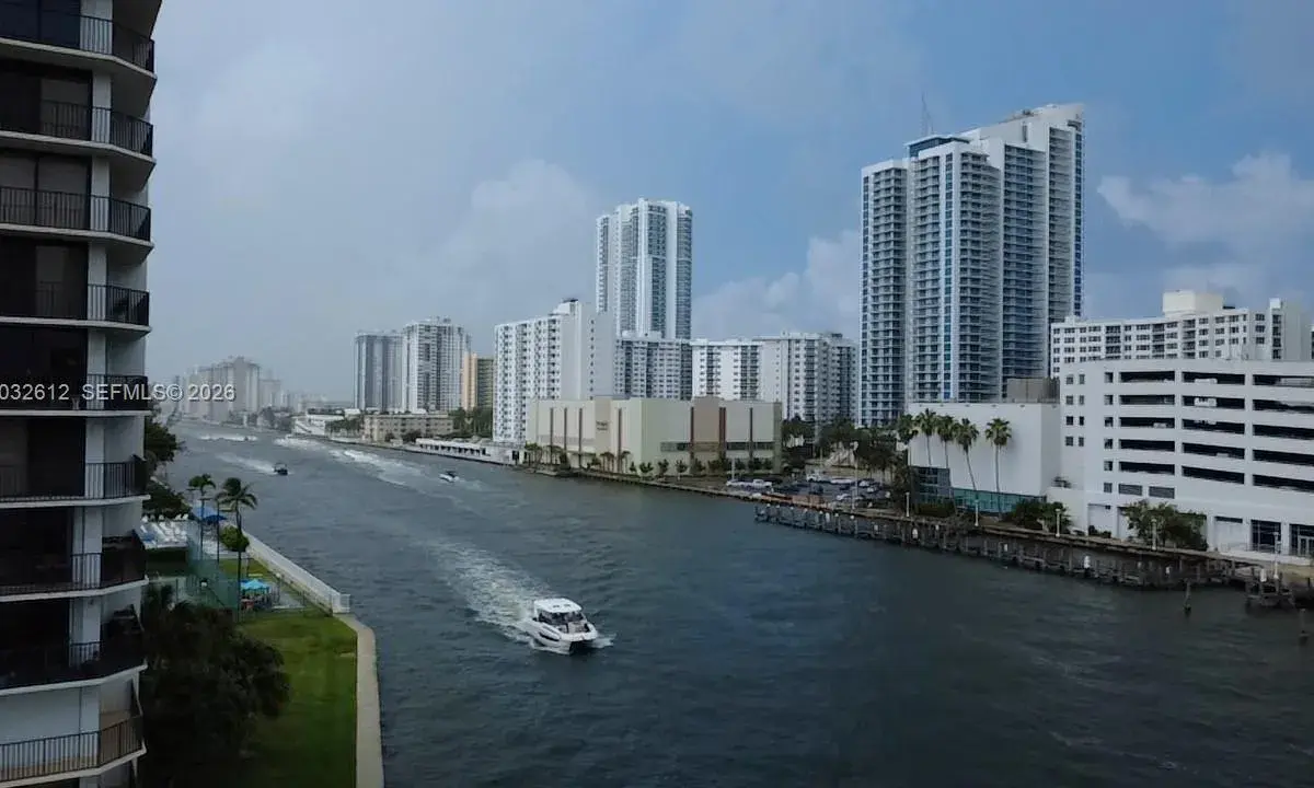 400 Leslie Dr # 1124, Hallandale Beach FL 33009