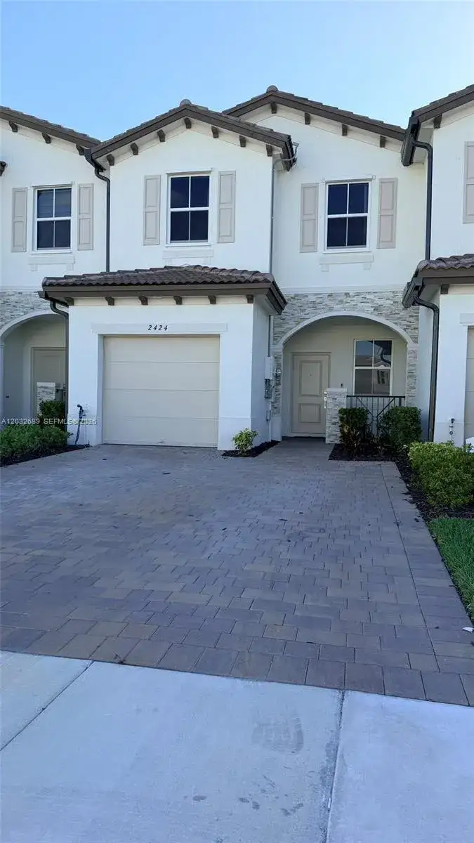 2424 SE 29th St, Homestead FL 33035