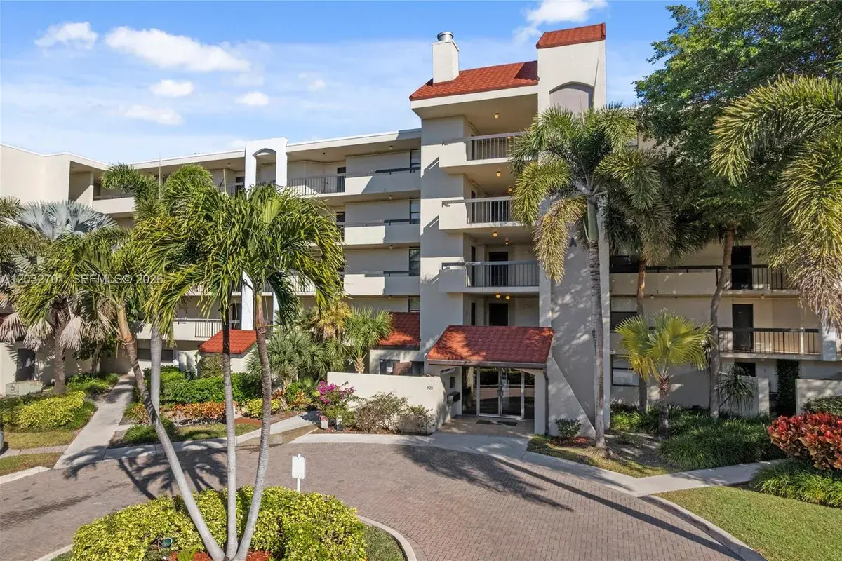 825 Egret Cir # 504, Delray Beach FL 33444