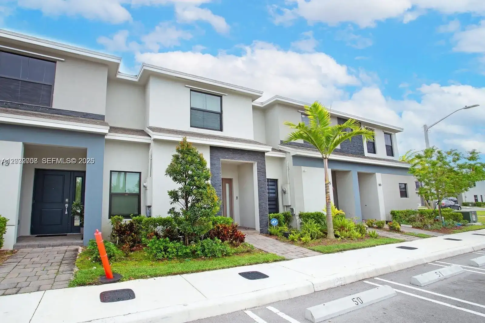 109 NE 3rd Ct, Florida City FL 33034 photo 2