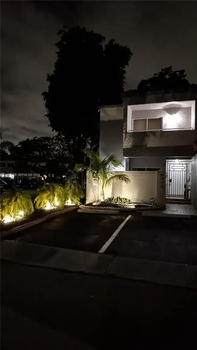 6475 SW 129th Ave, Miami FL 33183 photo 2