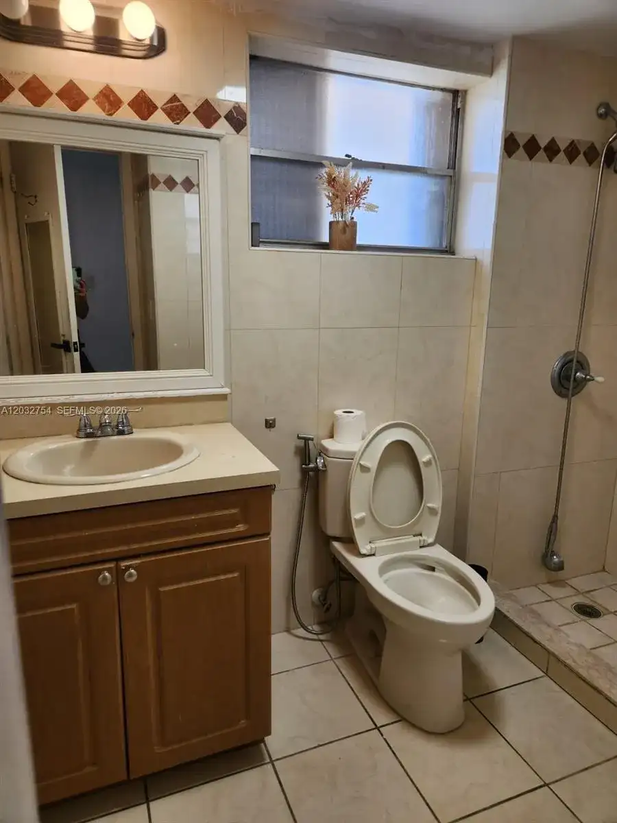 160 Royal Palm Rd # 215, Hialeah Gardens FL 33016 photo 2