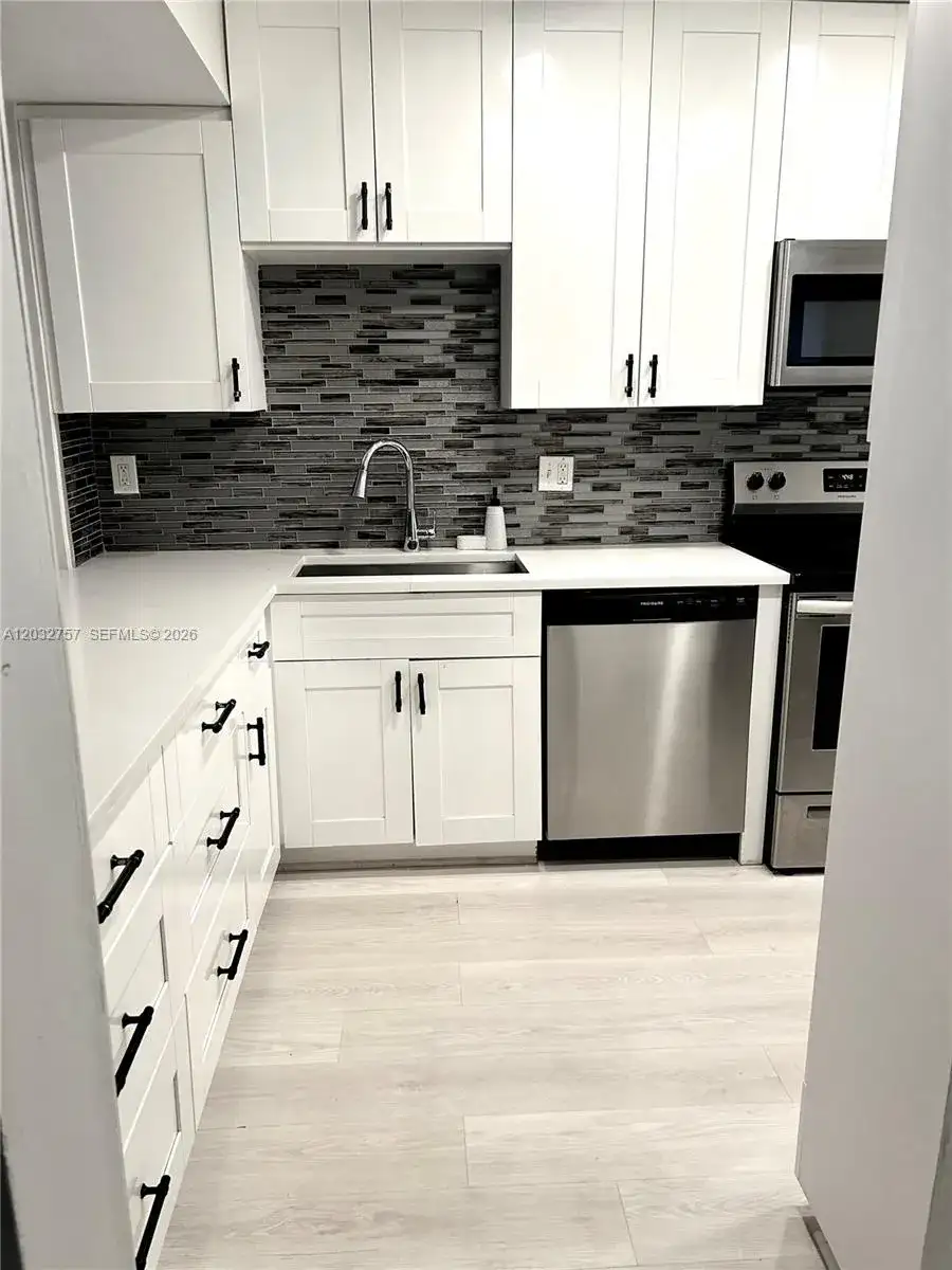 4070 Sierra Ter # 4070, Sunrise FL 33351 photo 4