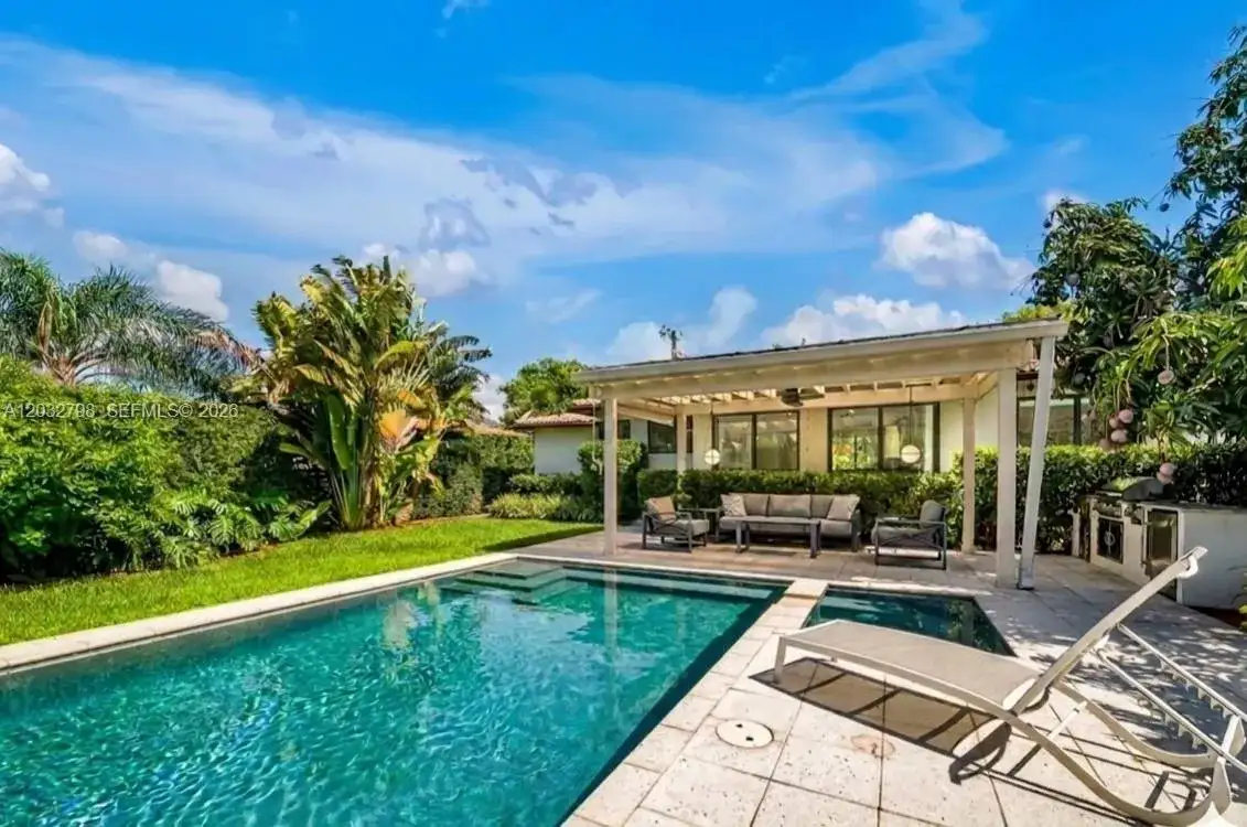 1172 NE 103rd St, Miami Shores FL 33138 photo 2