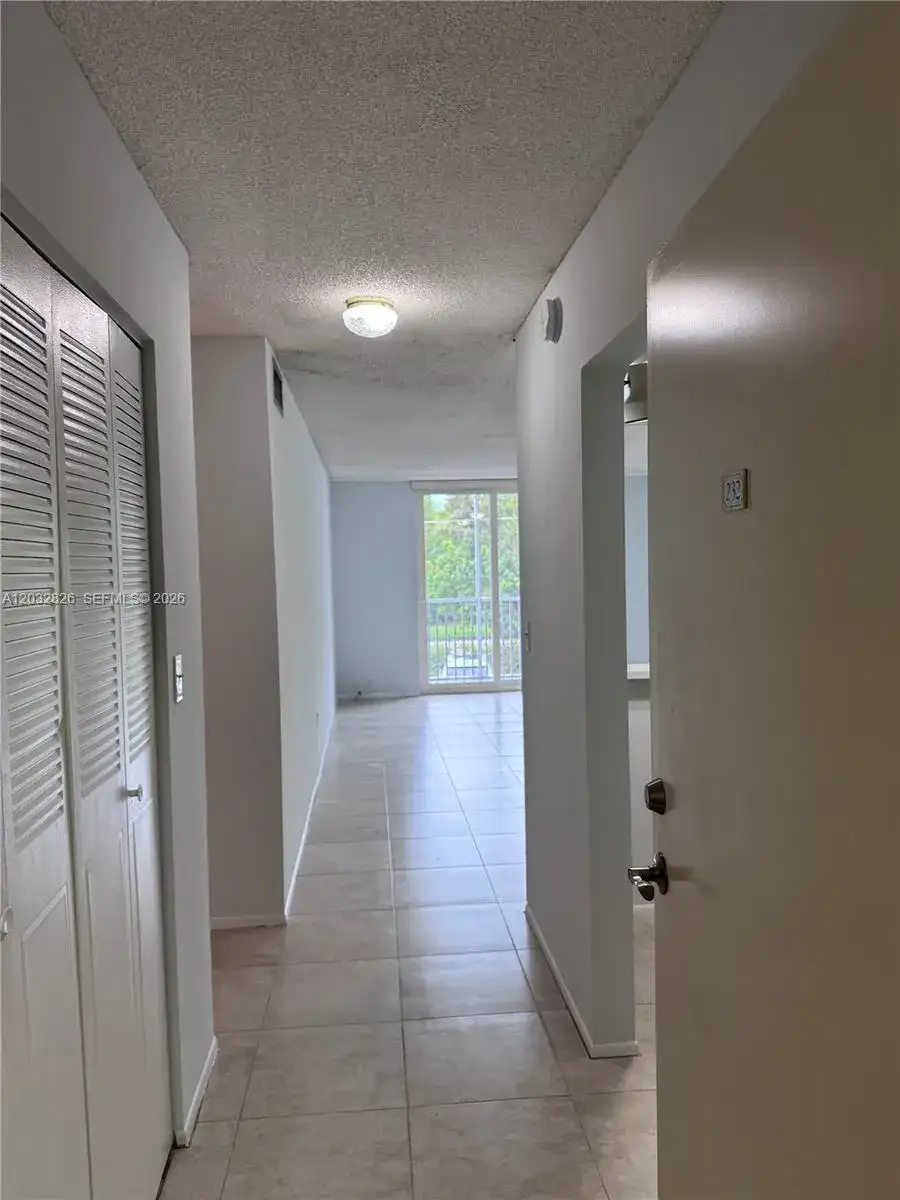 16950 W Dixie Hwy A232 Hwy # 232, North Miami Beach FL 33160 photo 2