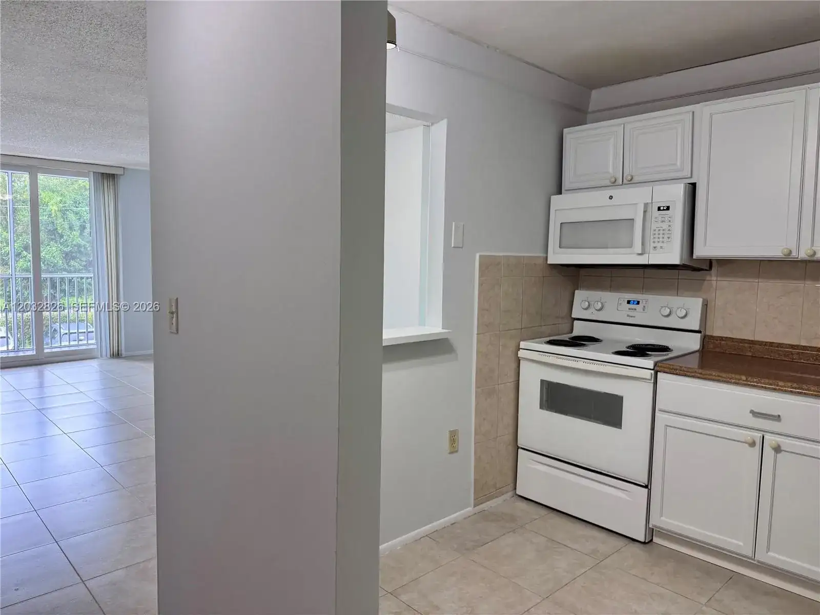 16950 W Dixie Hwy A232 Hwy # 232, North Miami Beach FL 33160 photo 4