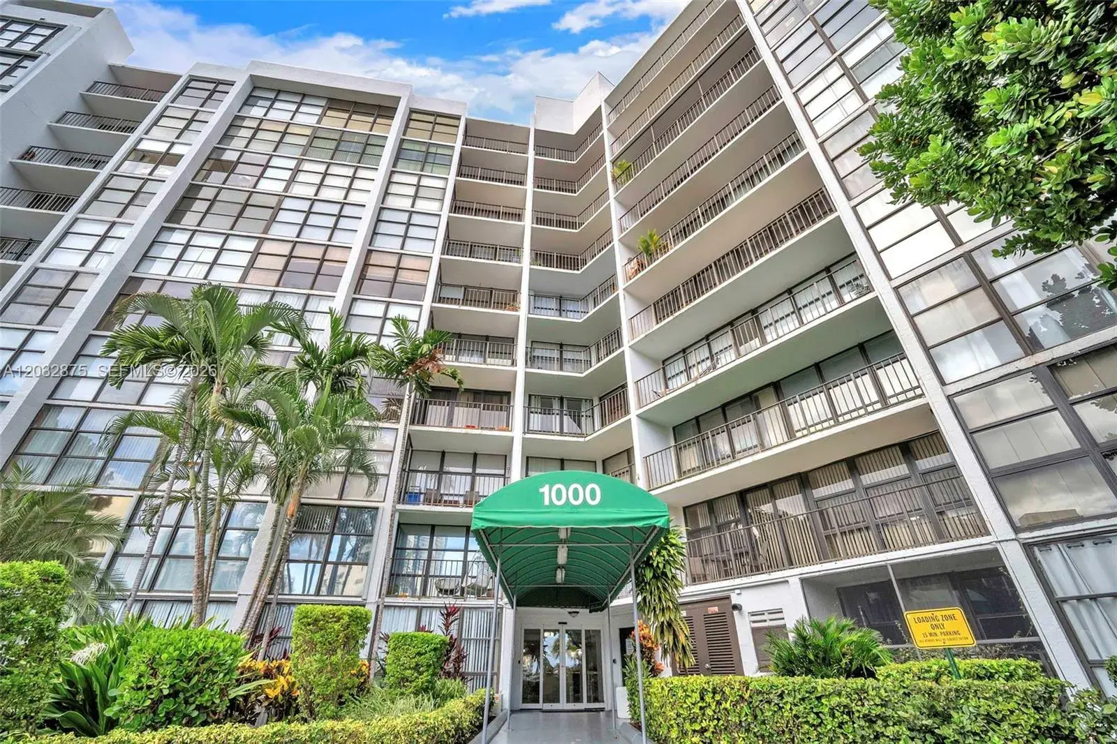 1000 Parkview Dr # 229, Hallandale Beach FL 33009