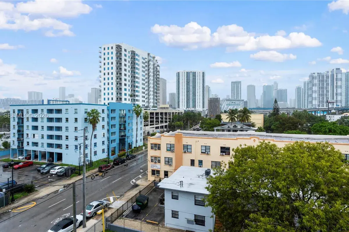546 SW 1st St # 603, Miami FL 33130