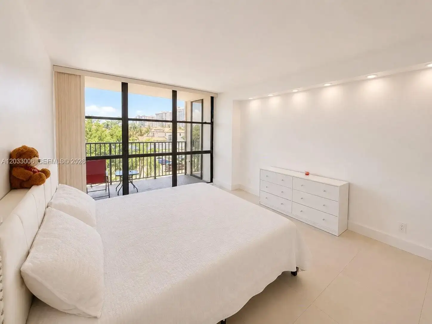 1000 Parkview Dr # 415, Hallandale Beach FL 33009 photo 5
