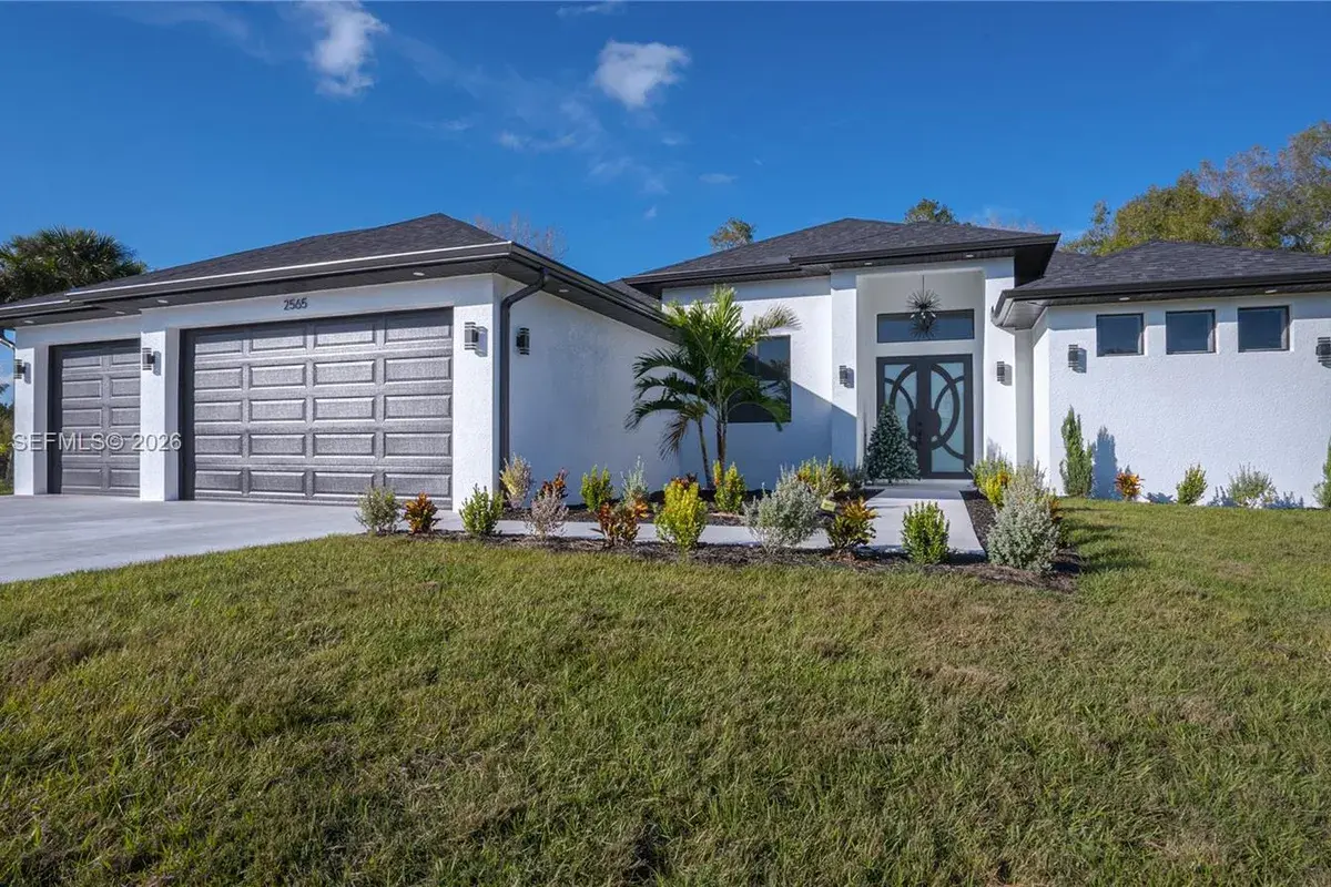 2565 28th Ave Se, Naples FL 34117