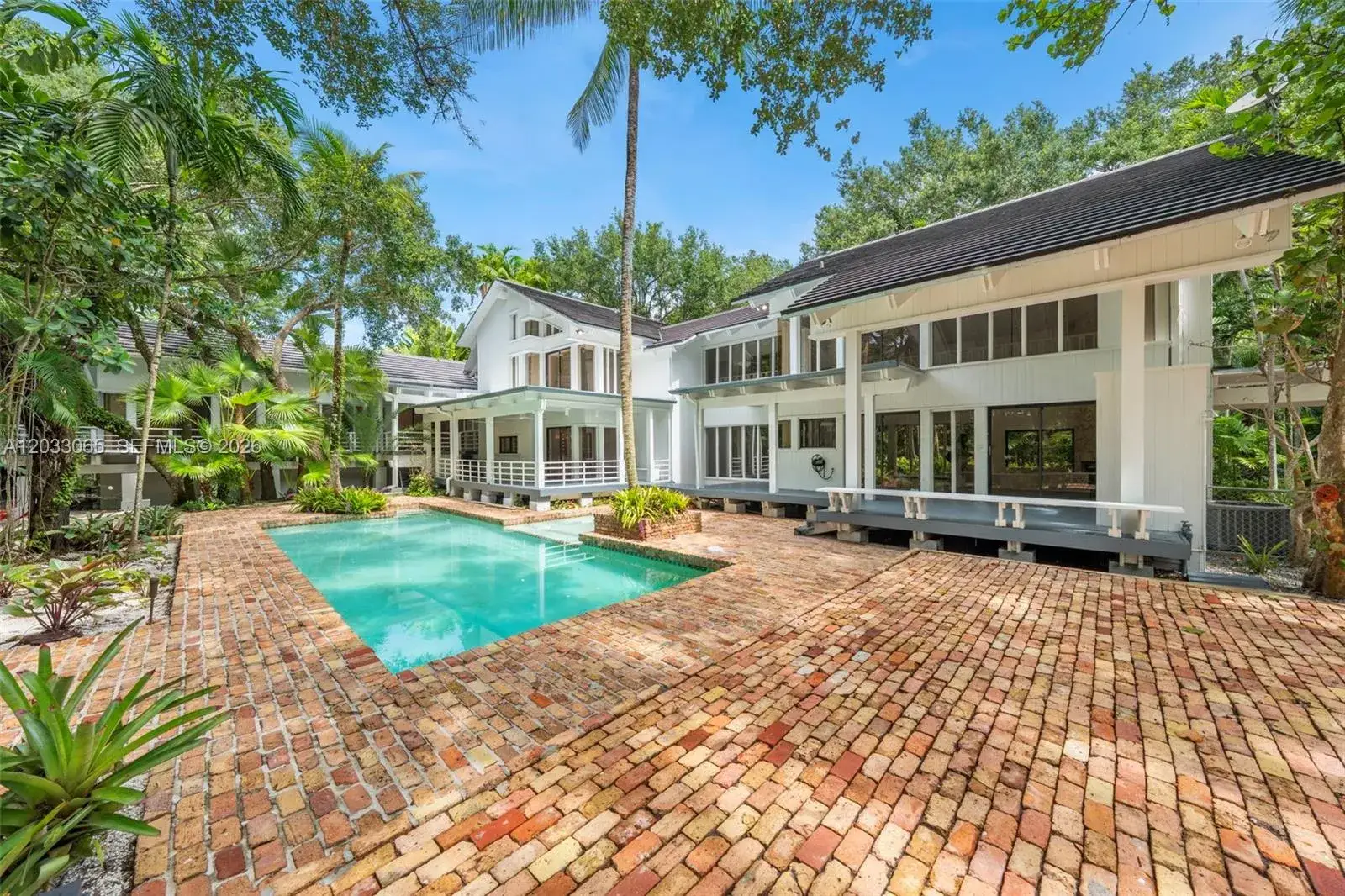5600 Oakwood Ln, Coral Gables FL 33156
