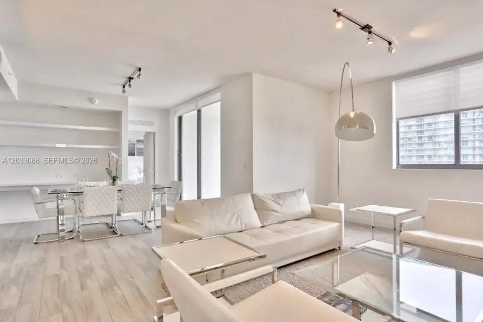 999 SW 1st Ave # 2404, Miami FL 33130 photo 2