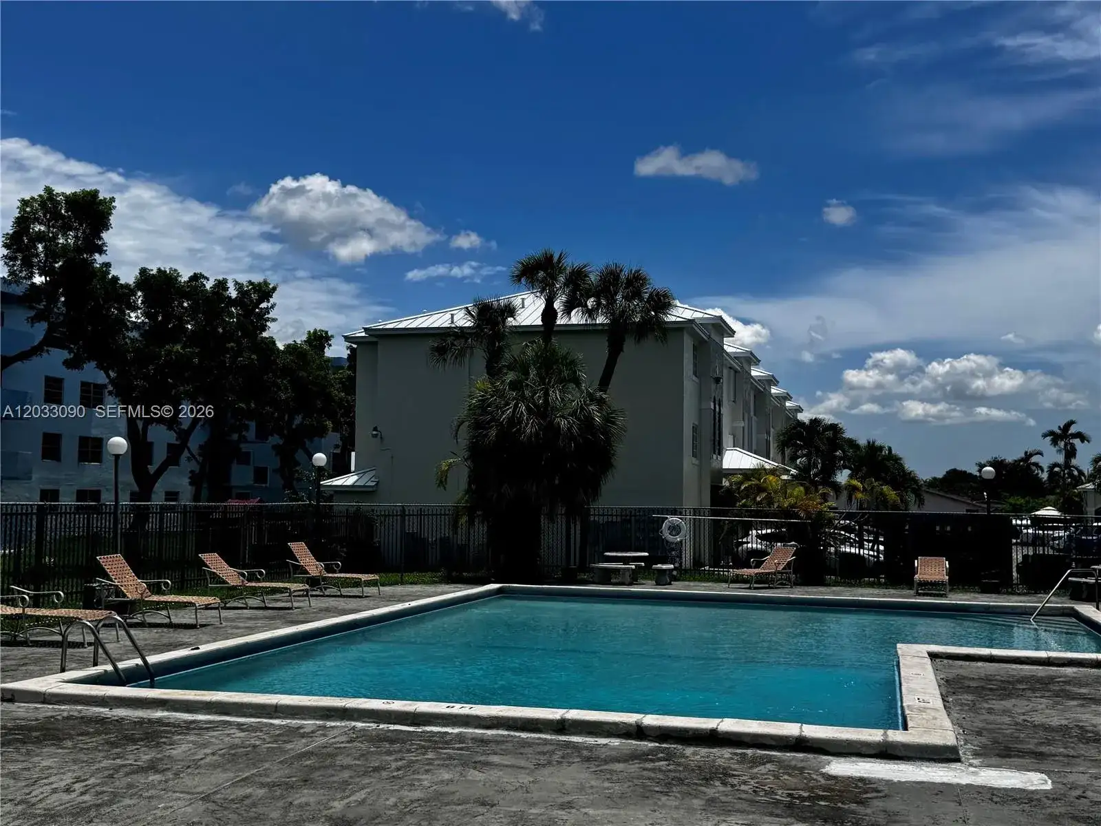 1121 SW 122nd Ave # 2, Miami FL 33184 photo 4